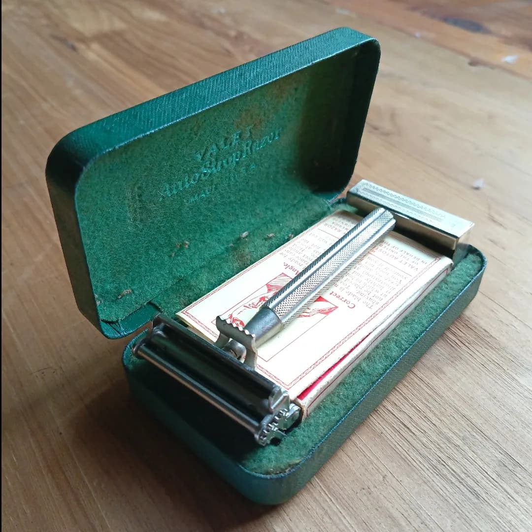 Vintage Valet AutoStrop Safety Razor Set with Case & Instruction Manuals