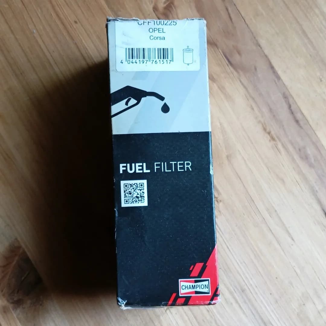 Champion Fuel Filter (CFF100225) – Opel Corsa