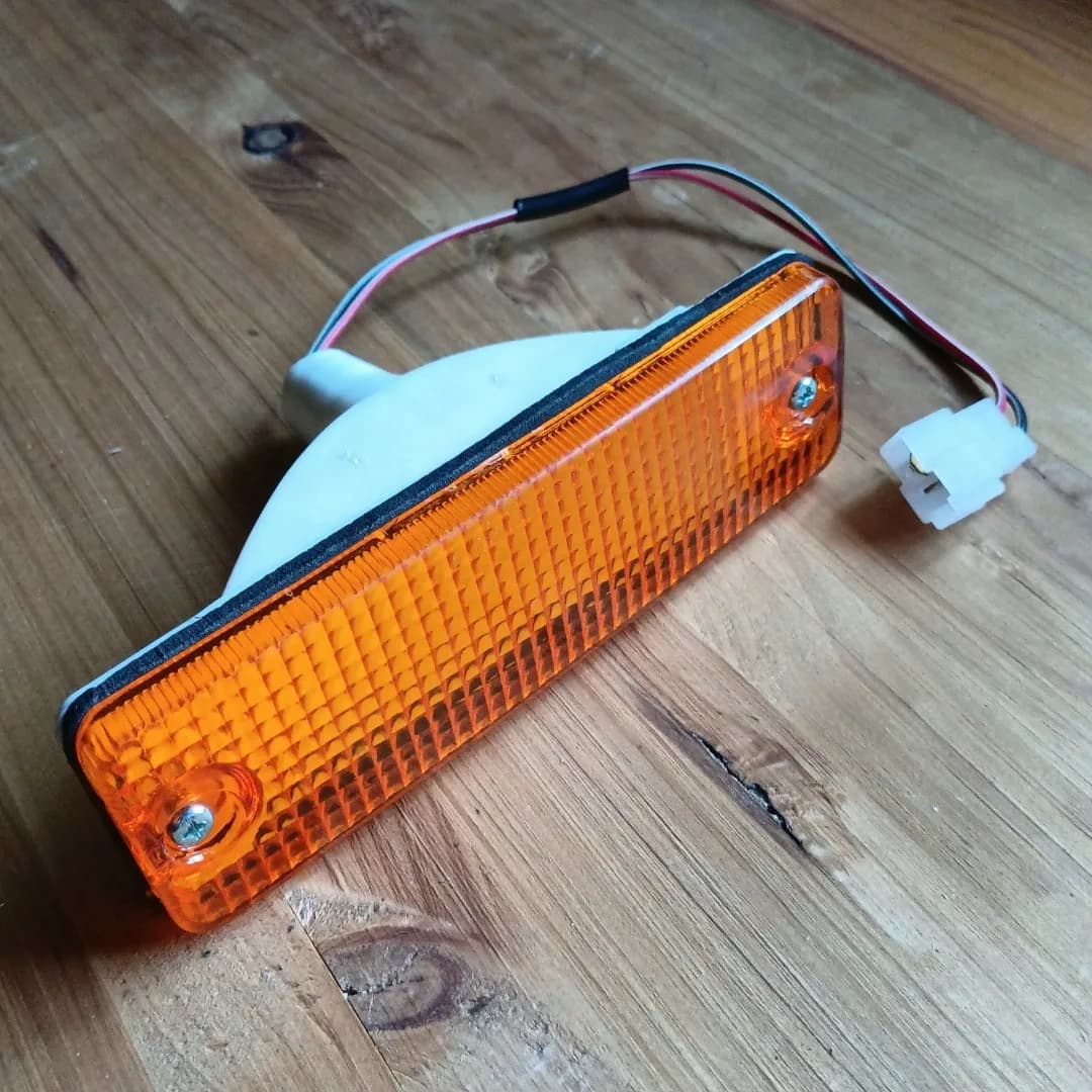 Mazda 323 / Midge Amber Rectangular Side Indicator Lens & Housing